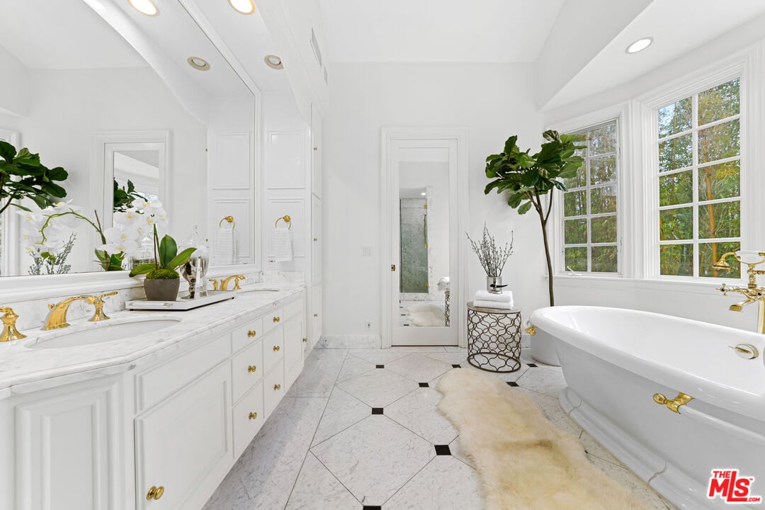 Opulent Ridge