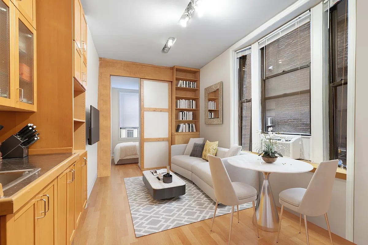 139 East 30th Unit: 1C