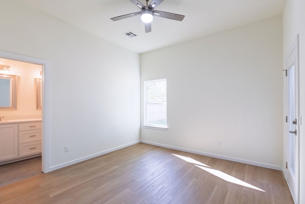 820 W Locust Street