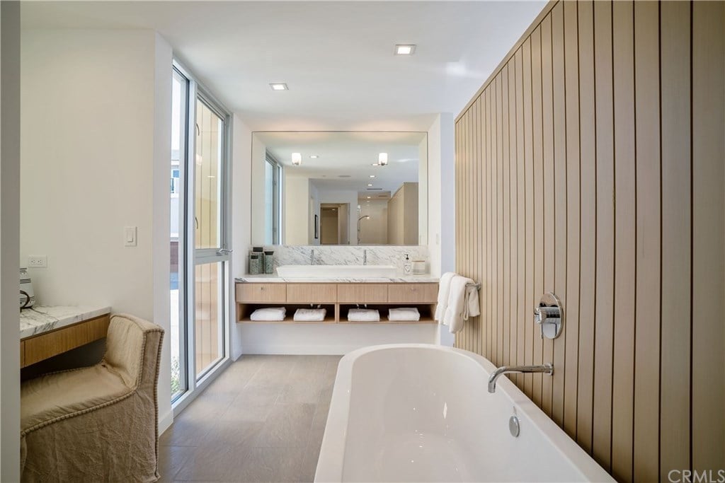 131 2nd St