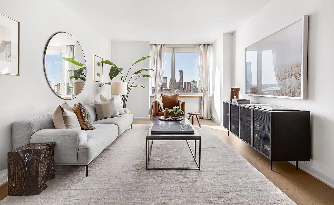 20 River Ter APT 4J