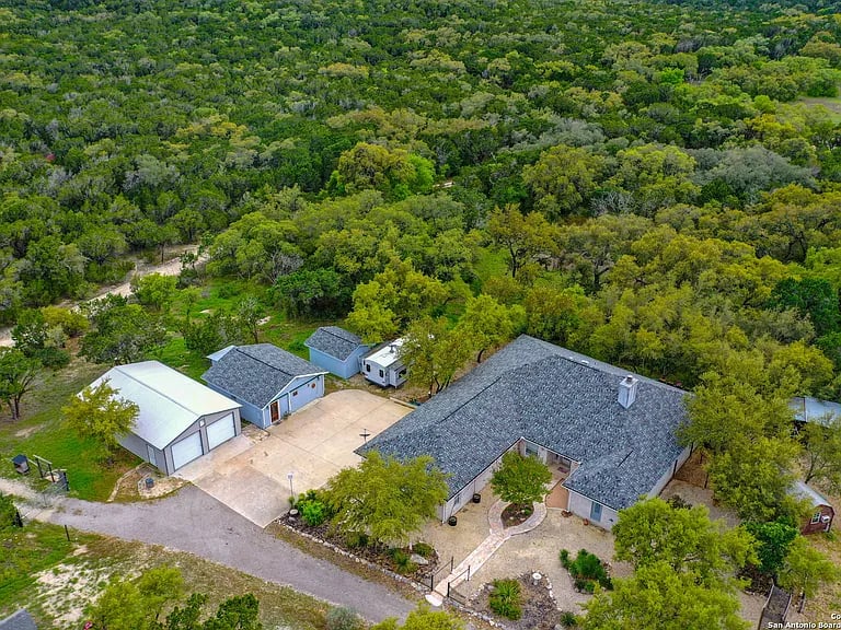 13636 Lytle Ln