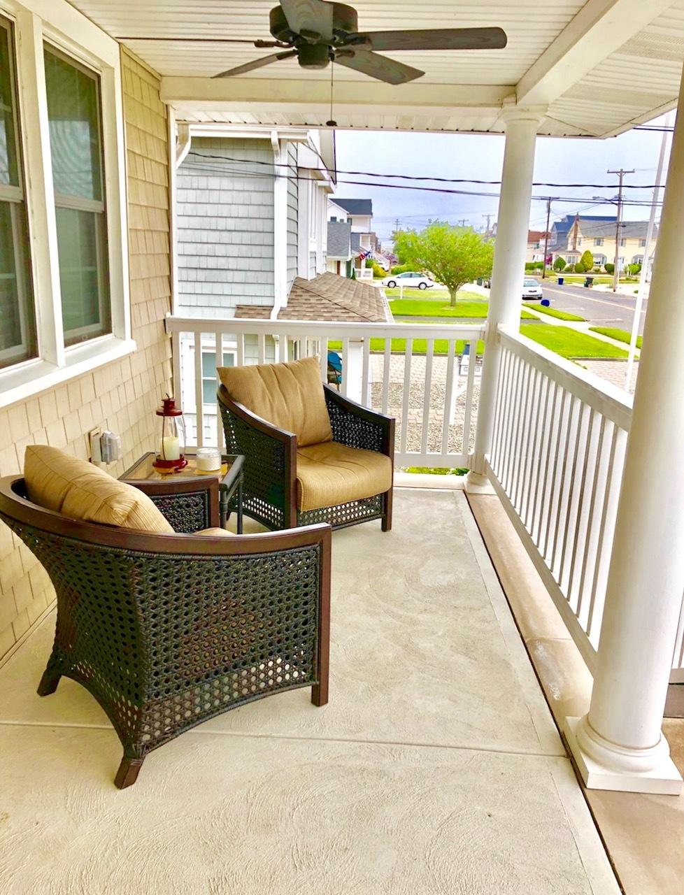 #213 Summer Rental - Newly Renovated 2 Blocks to the Beach