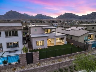 484 Windstone Crest