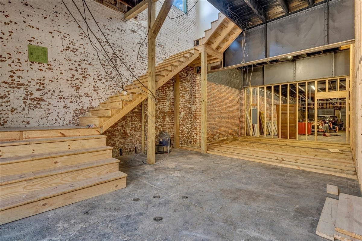 227 S Cedar Ave