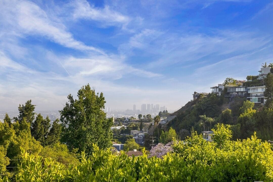 Aria Manor, Sunset Plaza Dr, 90069