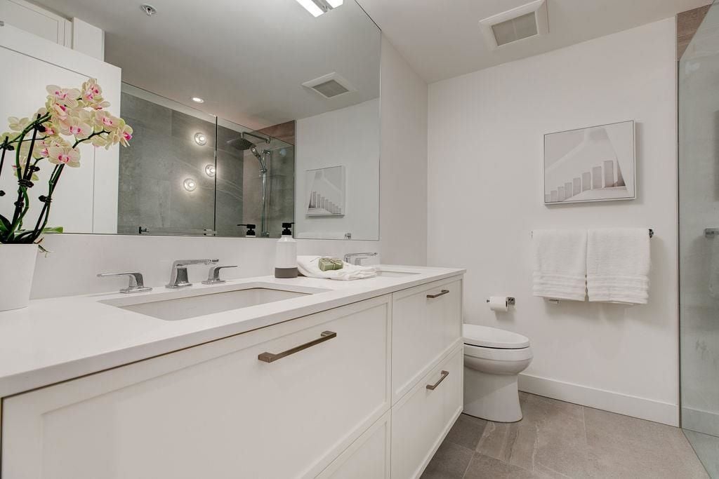 188 E Esplanade, #2205