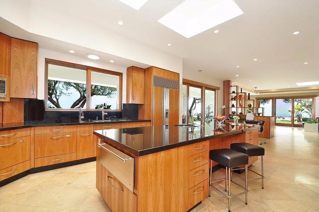 14 Outrider Rd