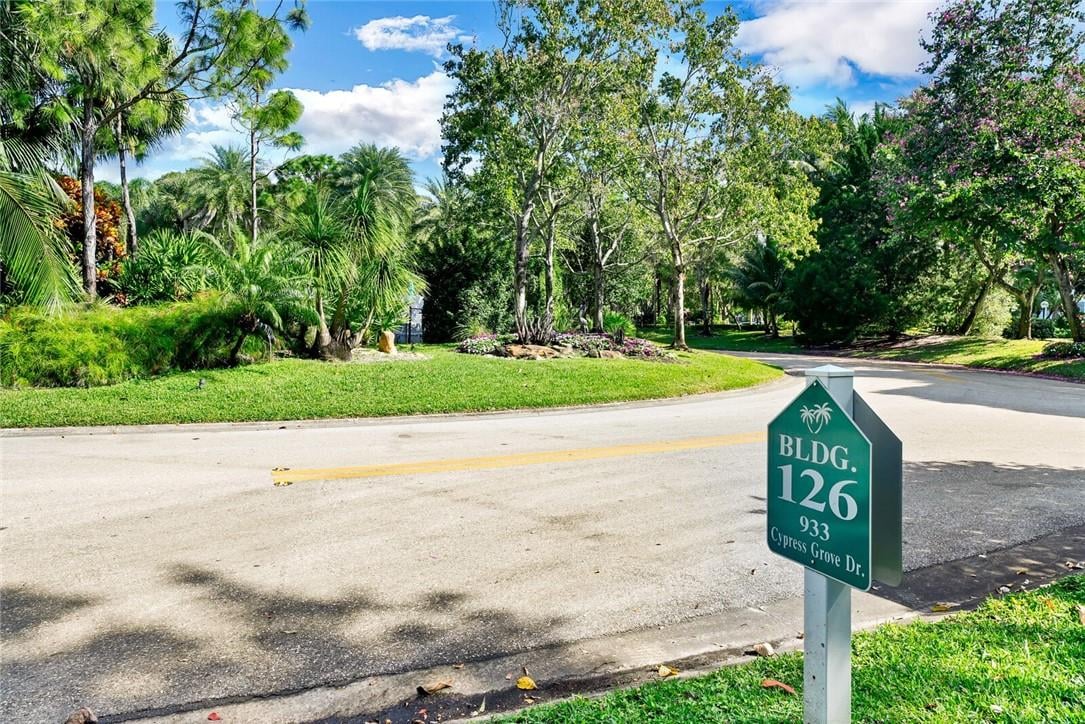 933 Cypress Grove Dr
