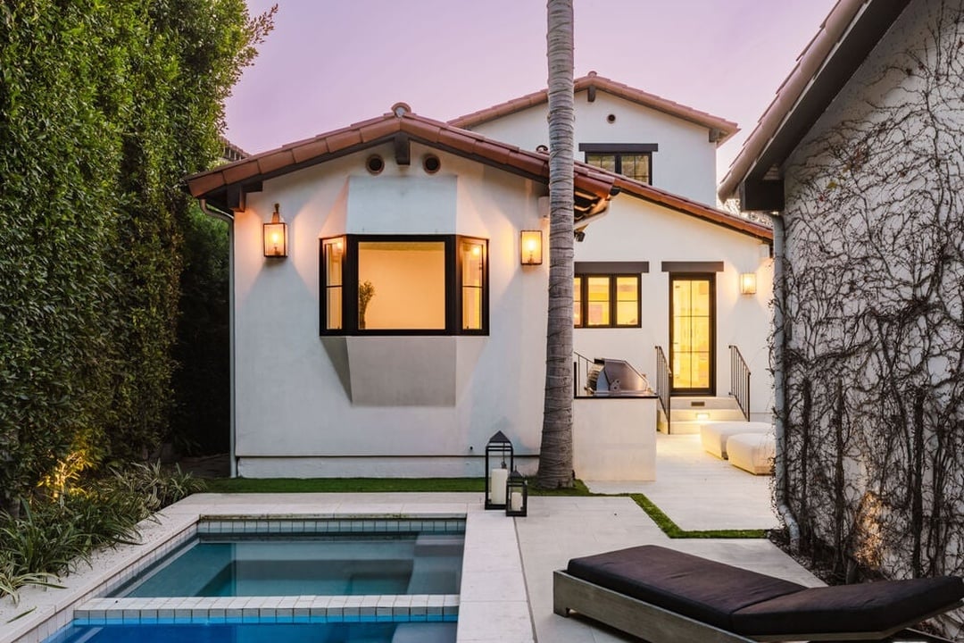 Solaris Pavilion, Westbourne Dr, 90048