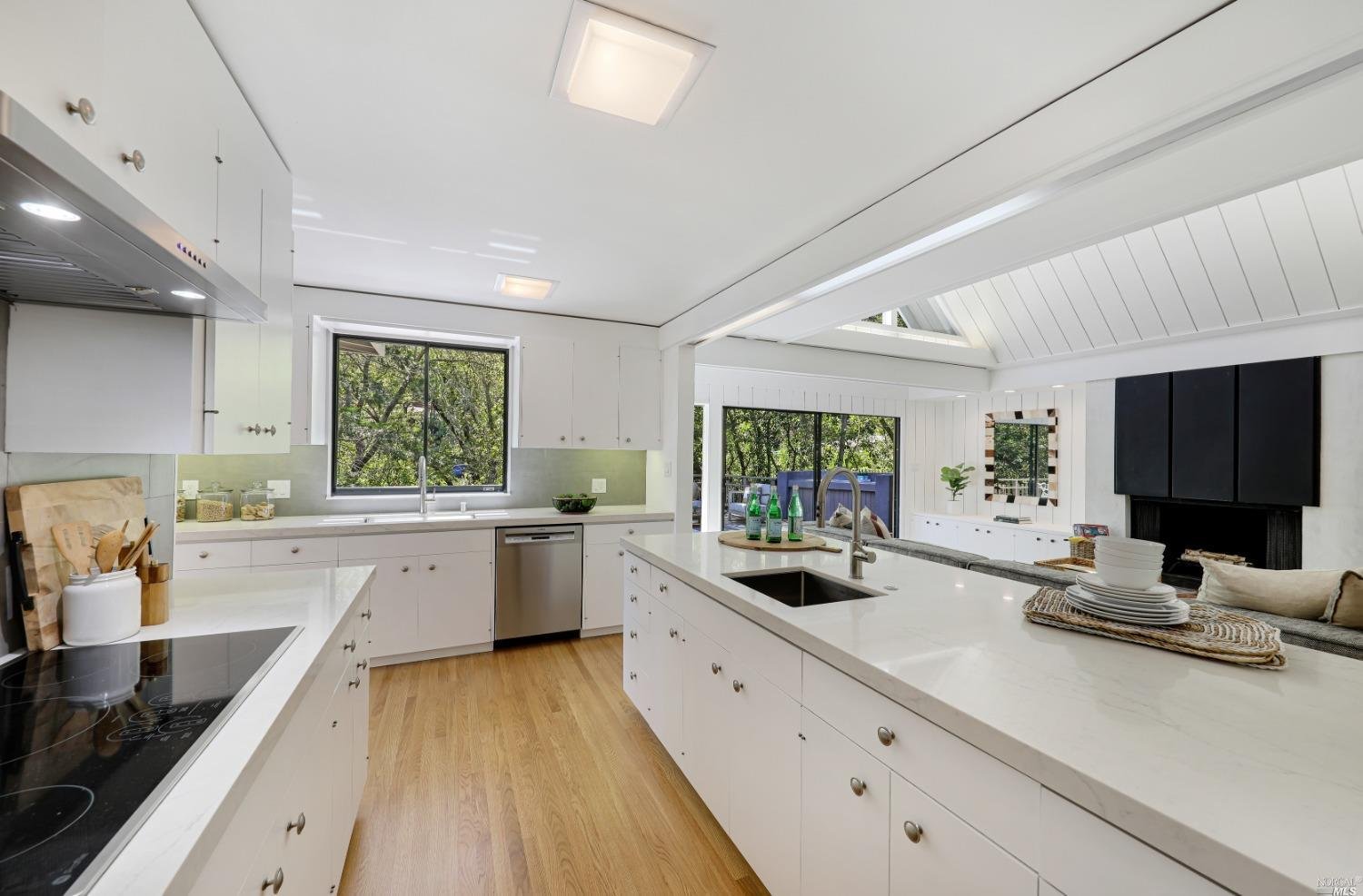 4 Spring Rd