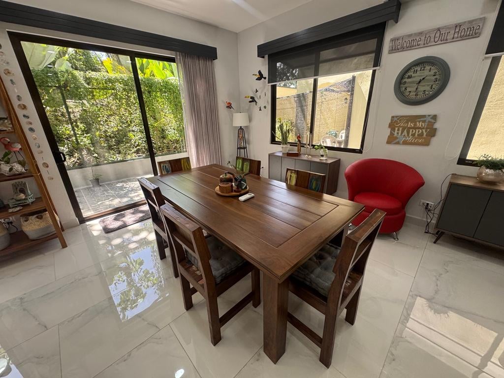 3-Bed Coastal Villa – Marina Access