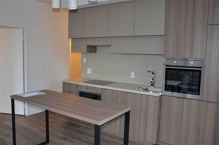 8 Eglinton Avenue E Unit: 711
