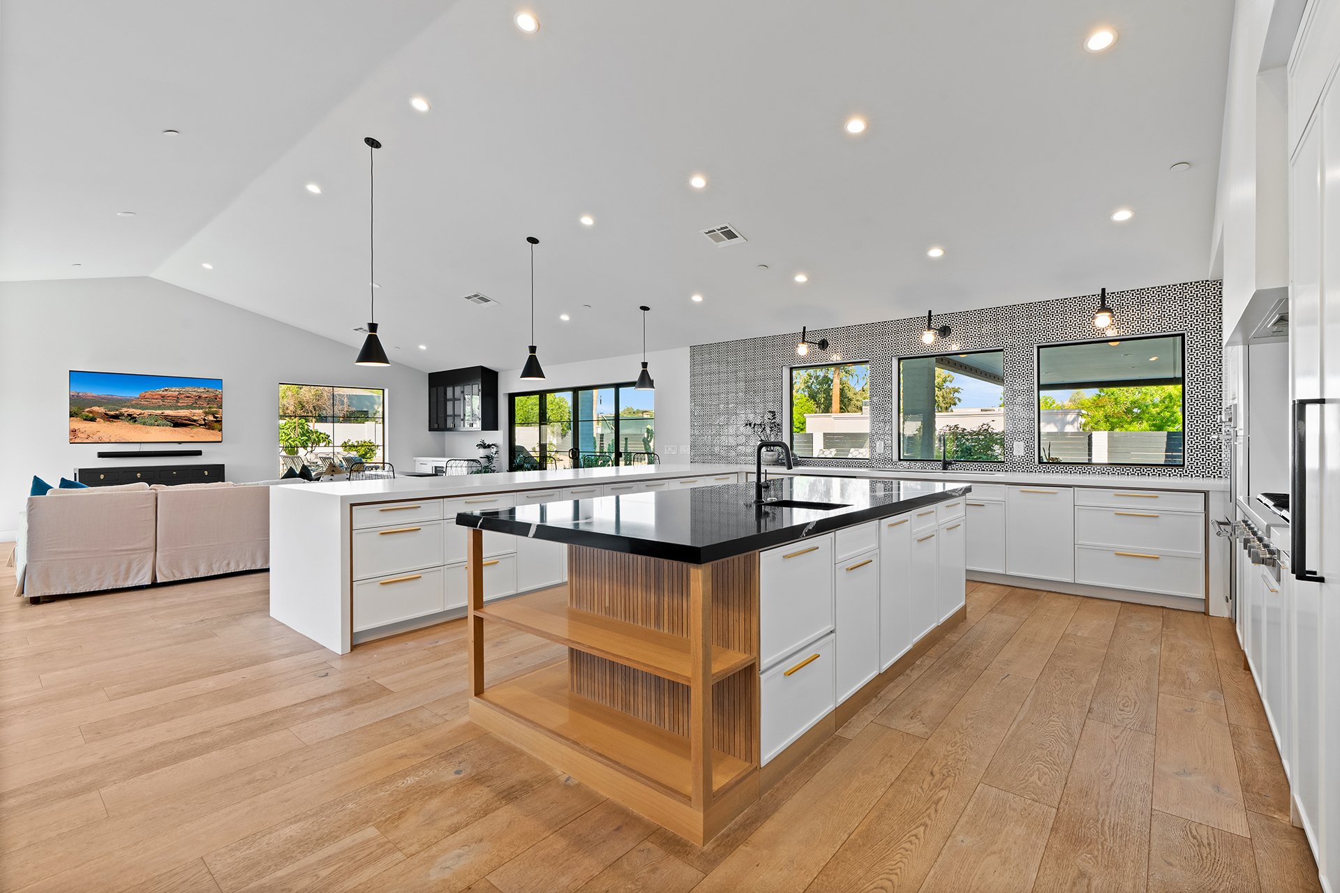3842 E SAN MIGUEL Avenue, Paradise Valley
