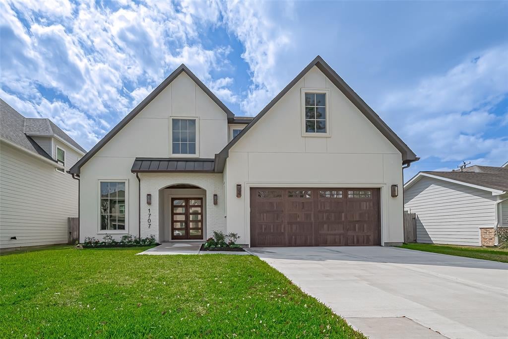 1707 Hewitt Dr