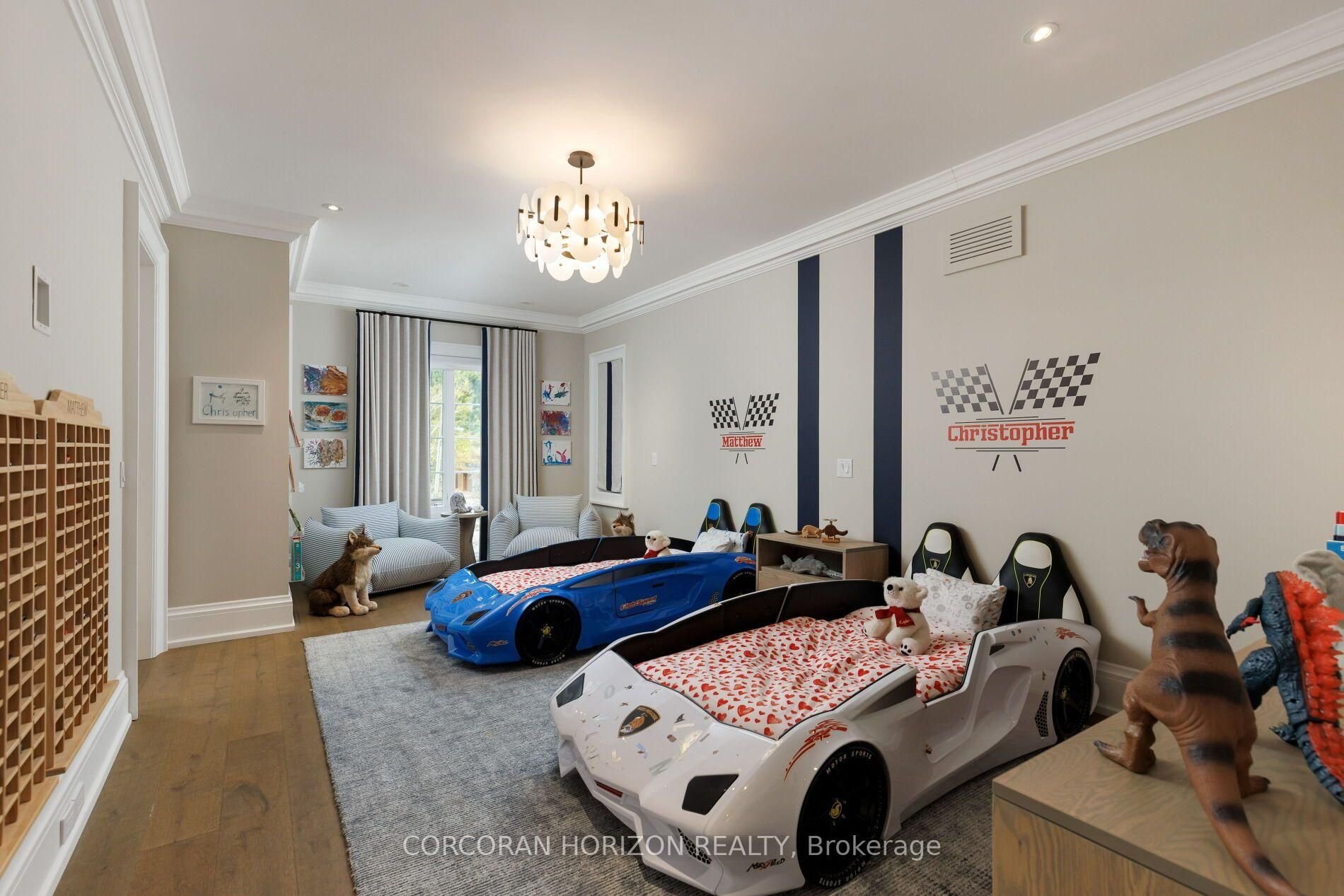 HOGGS HOLLOW CROWN ESTATE