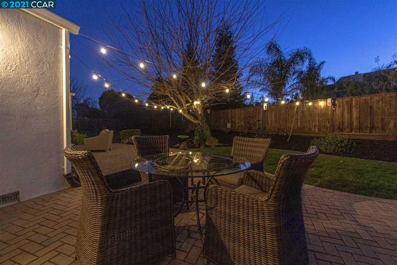 8 Foothill Park Ter