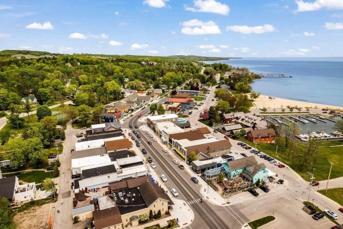 Broadway House | Suttons Bay, Michigan