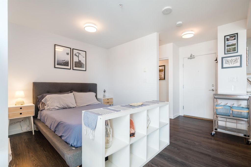 933 E Hastings St, #716