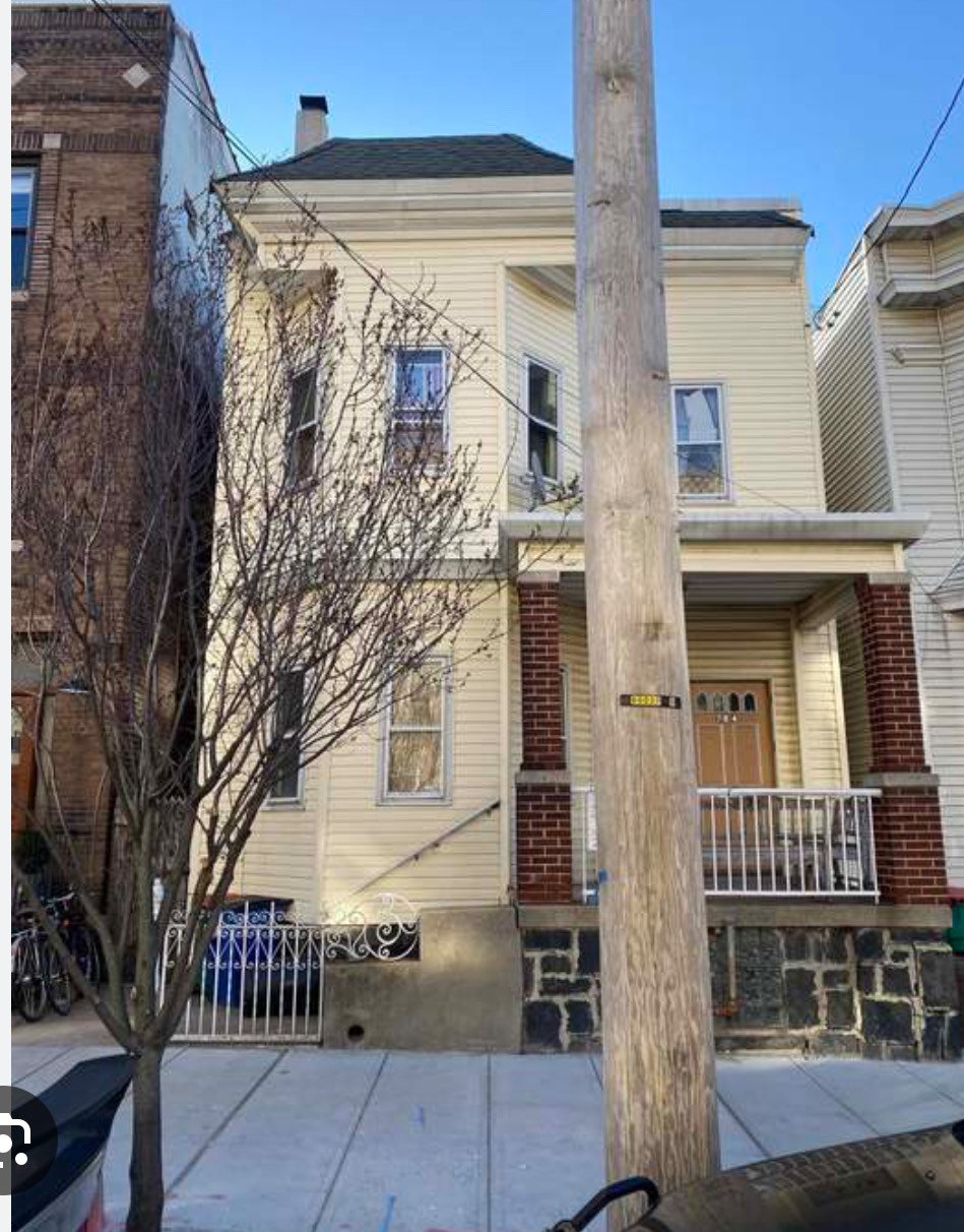 704 Palisade Ave