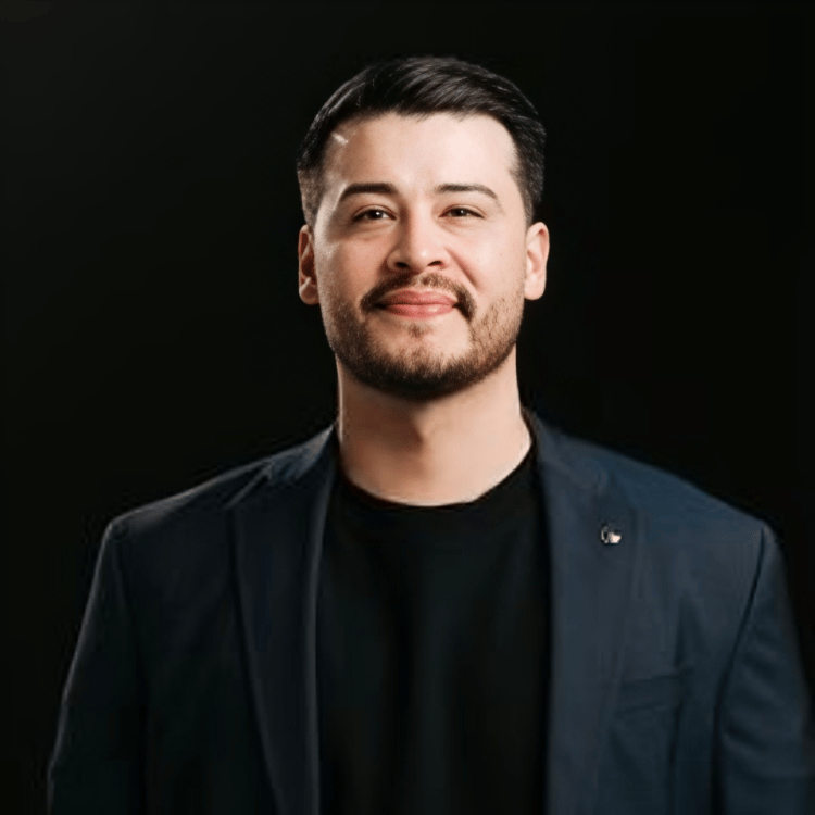 Dakotah Rios Costa Mesa, CA Real Estate Agent Headshot