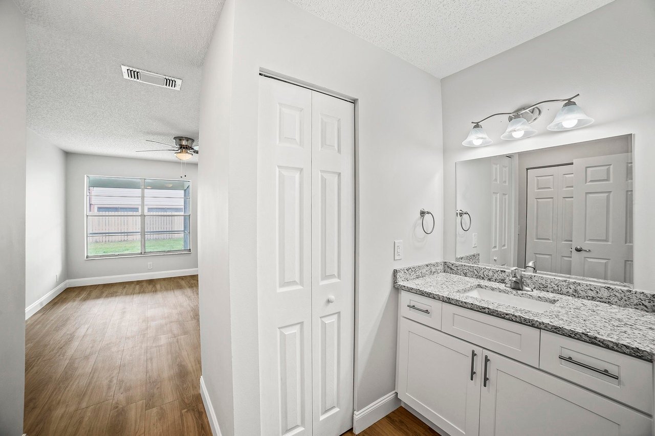124 Oakwood Dr