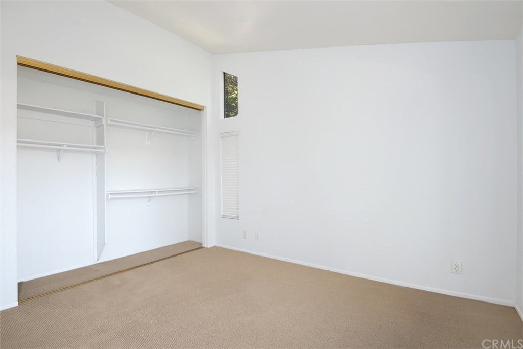 12 Birchwood Ln