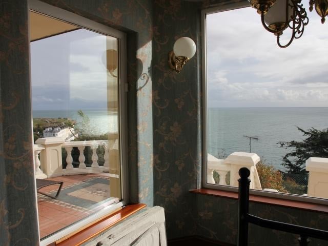 Elegant Villa - Dublin Ireland