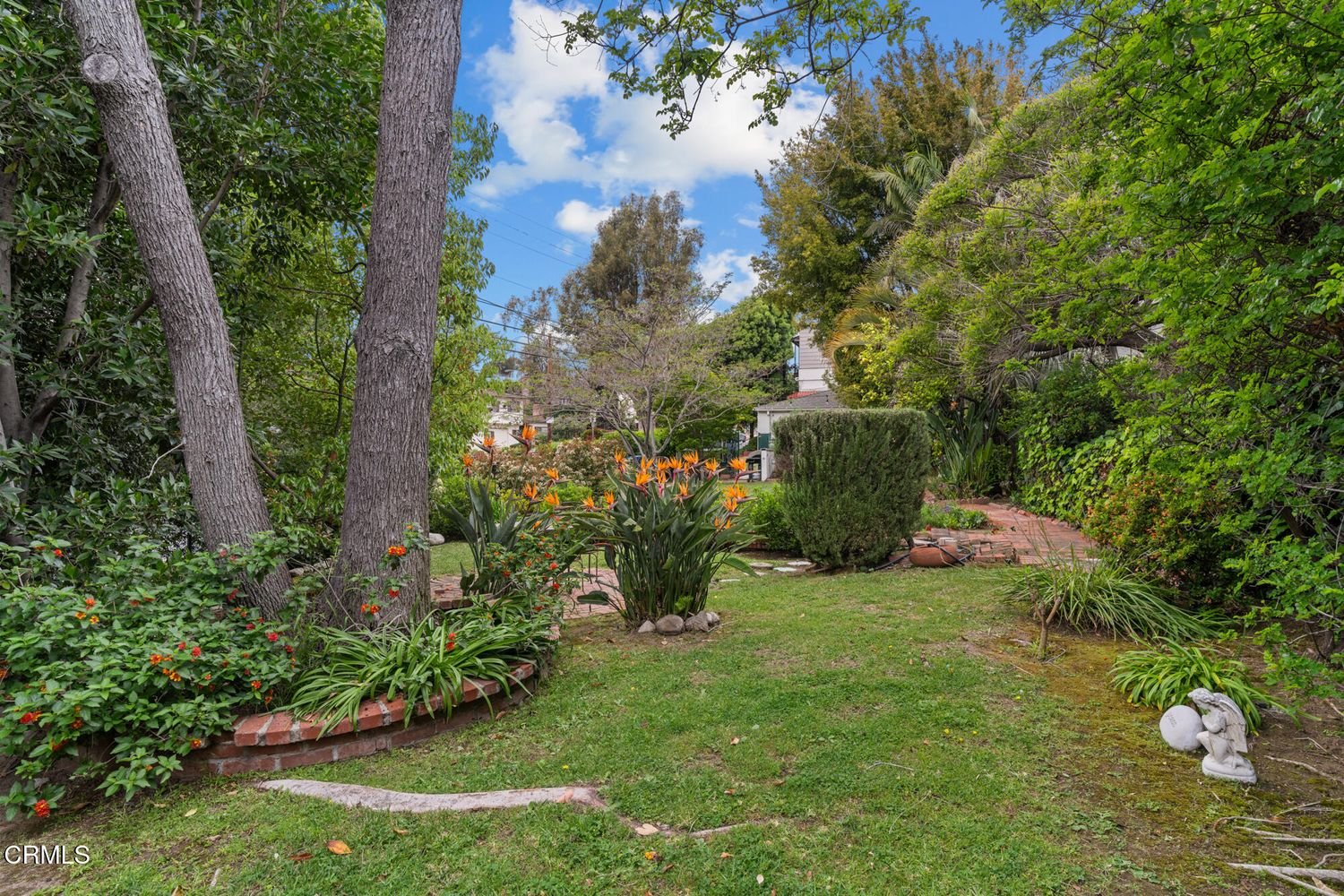 3272 Rowena Ave