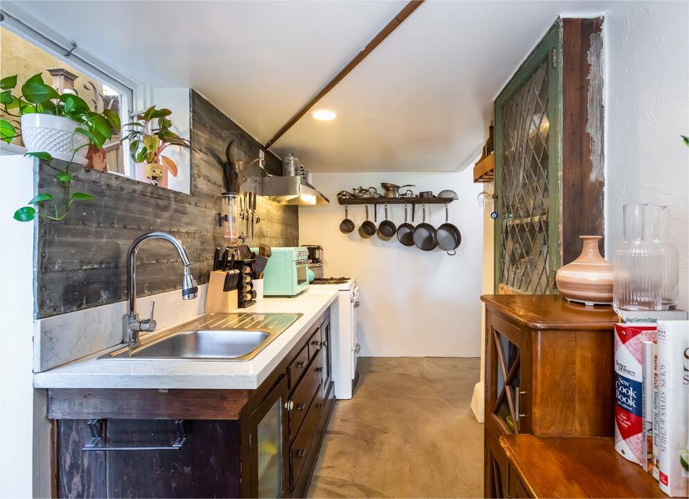California Bungalow in Heart of Highland Park