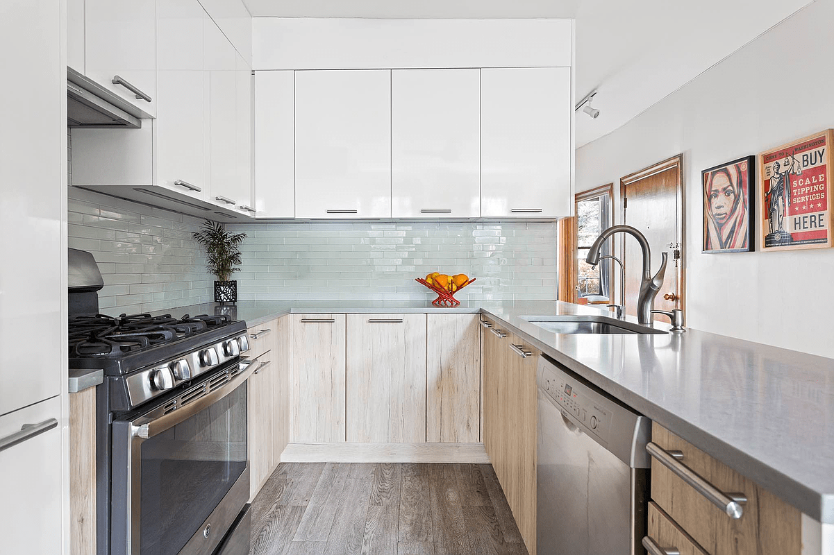 139 Sixth Avenue #3