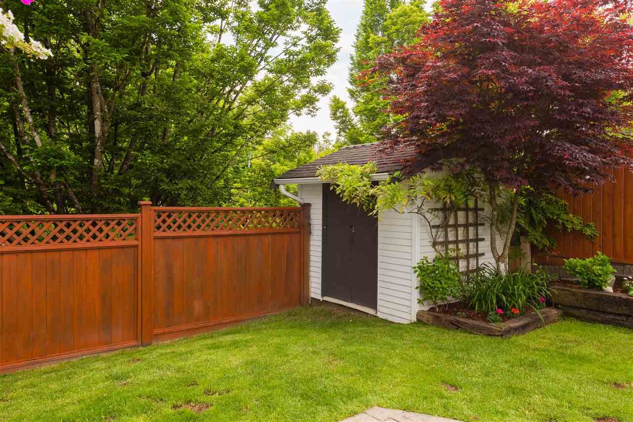 21588 95 Ave
