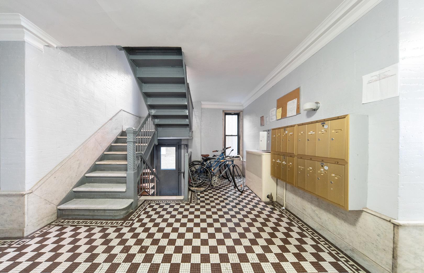 216 Macon Street, Apt 1