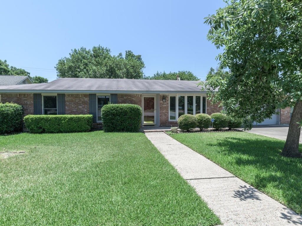 2611 Richcreek Rd