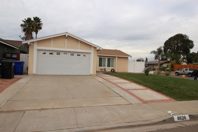 8626 Flanders Dr