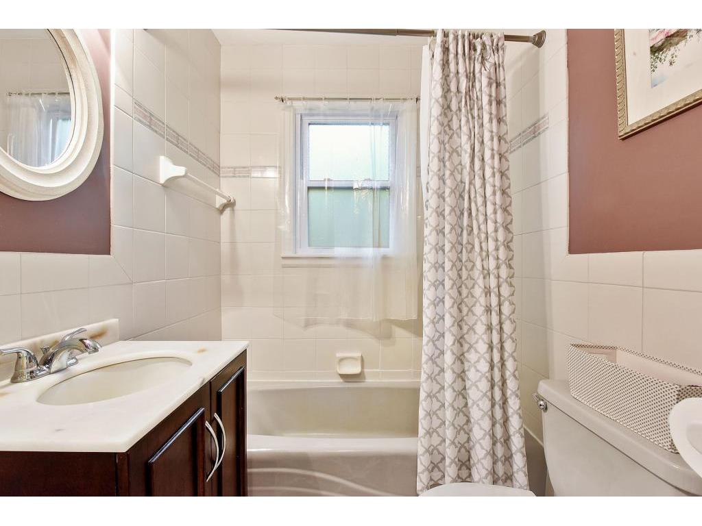 20740 Idlewild Path, Shorewood