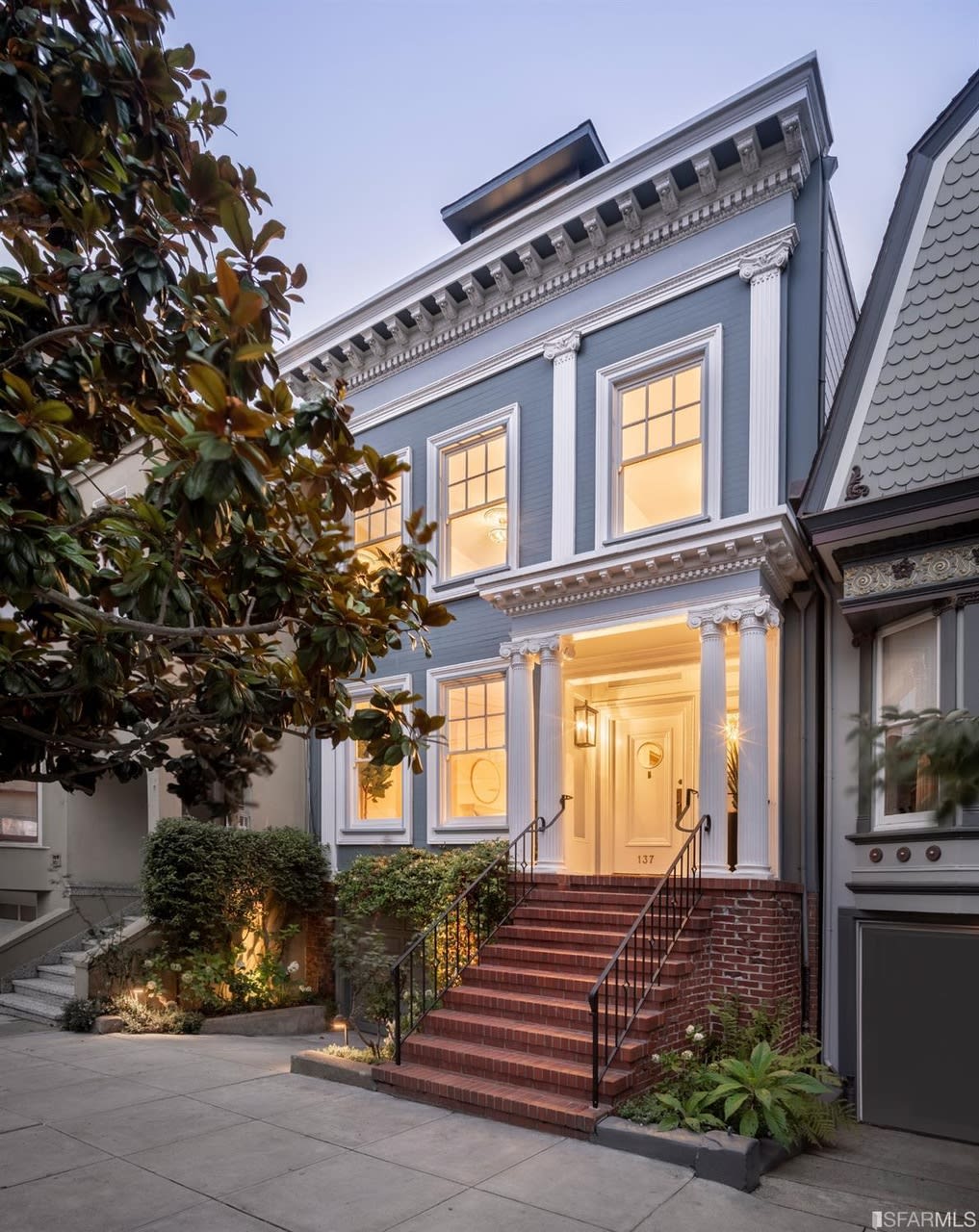 137 3rd Ave