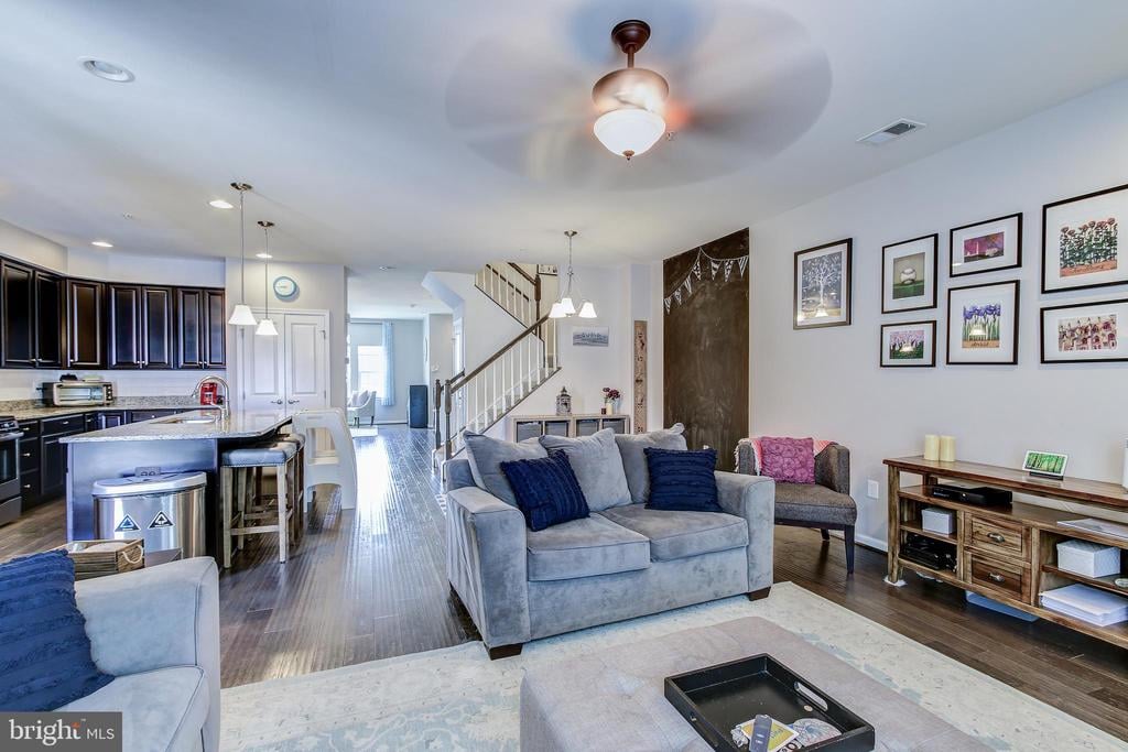 8127 Greenbelt Station Pkwy, #303M