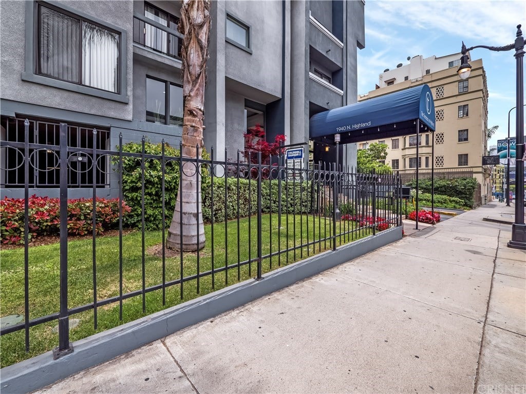 1940 N Highland Ave, #82