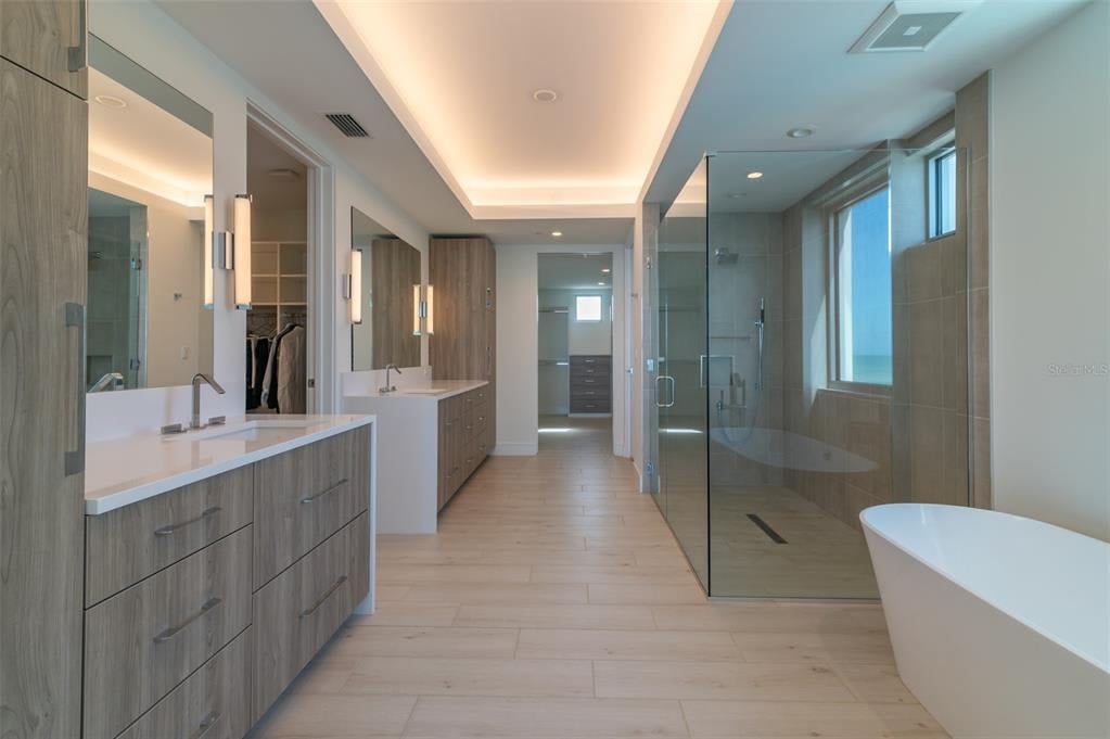 4750 Ocean Blvd, #202