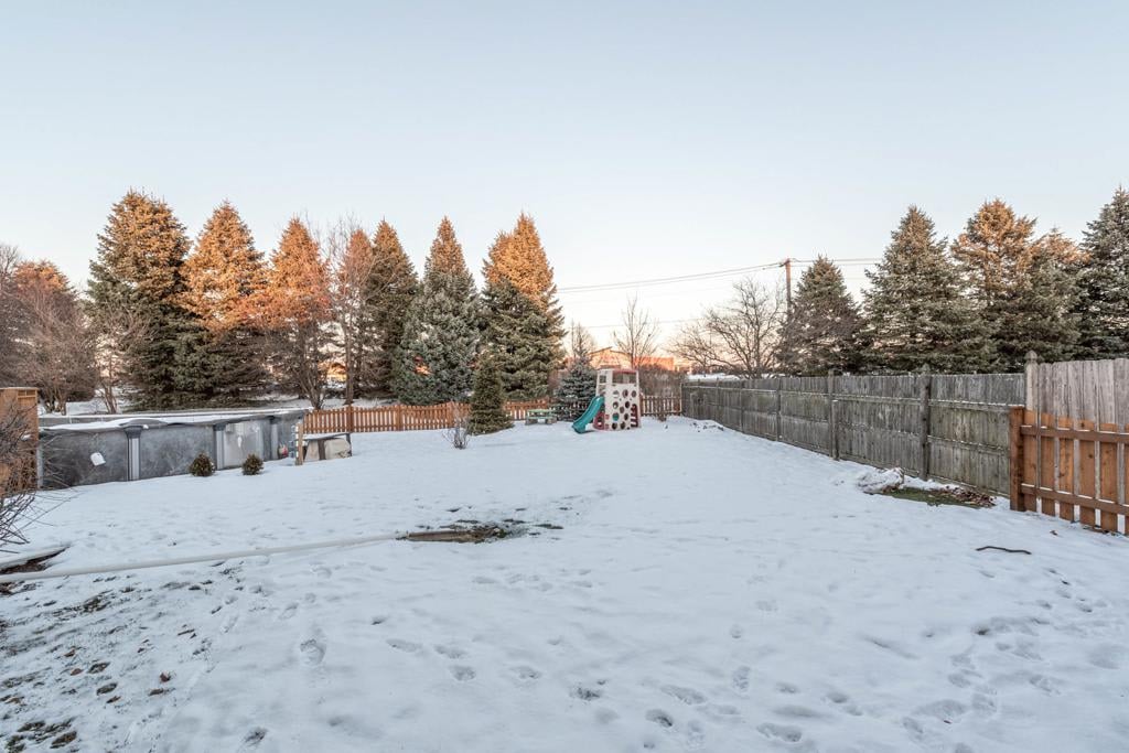 611 Woodbridge Dr 