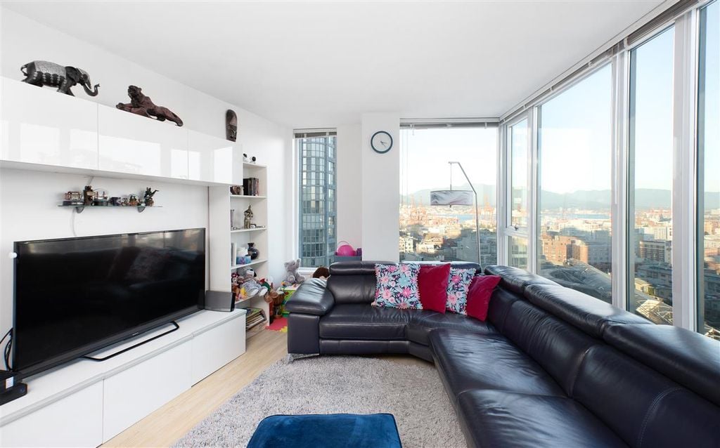 188 Keefer Pl, #2305