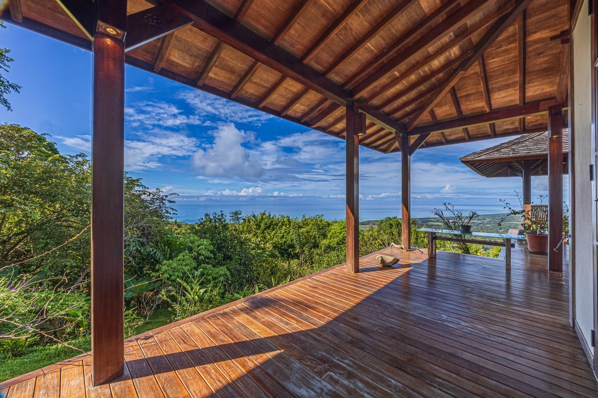 1.37 ACRES – 2 Bedroom Bali Style Home With Pool And THE BEST Ocean View!!!!!