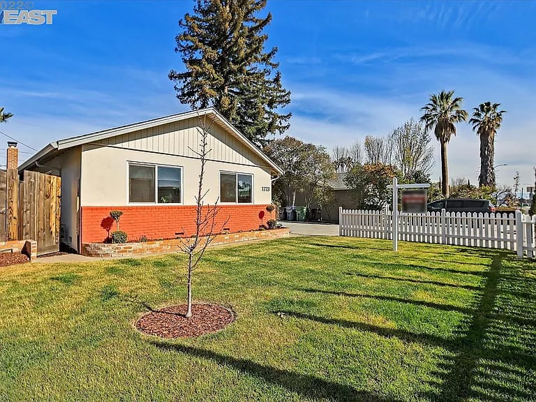 1773 W Campbell Ave