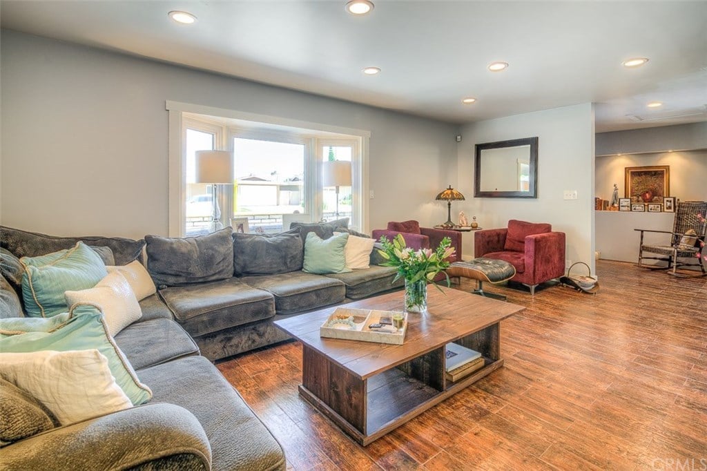3221 Nebraska Pl