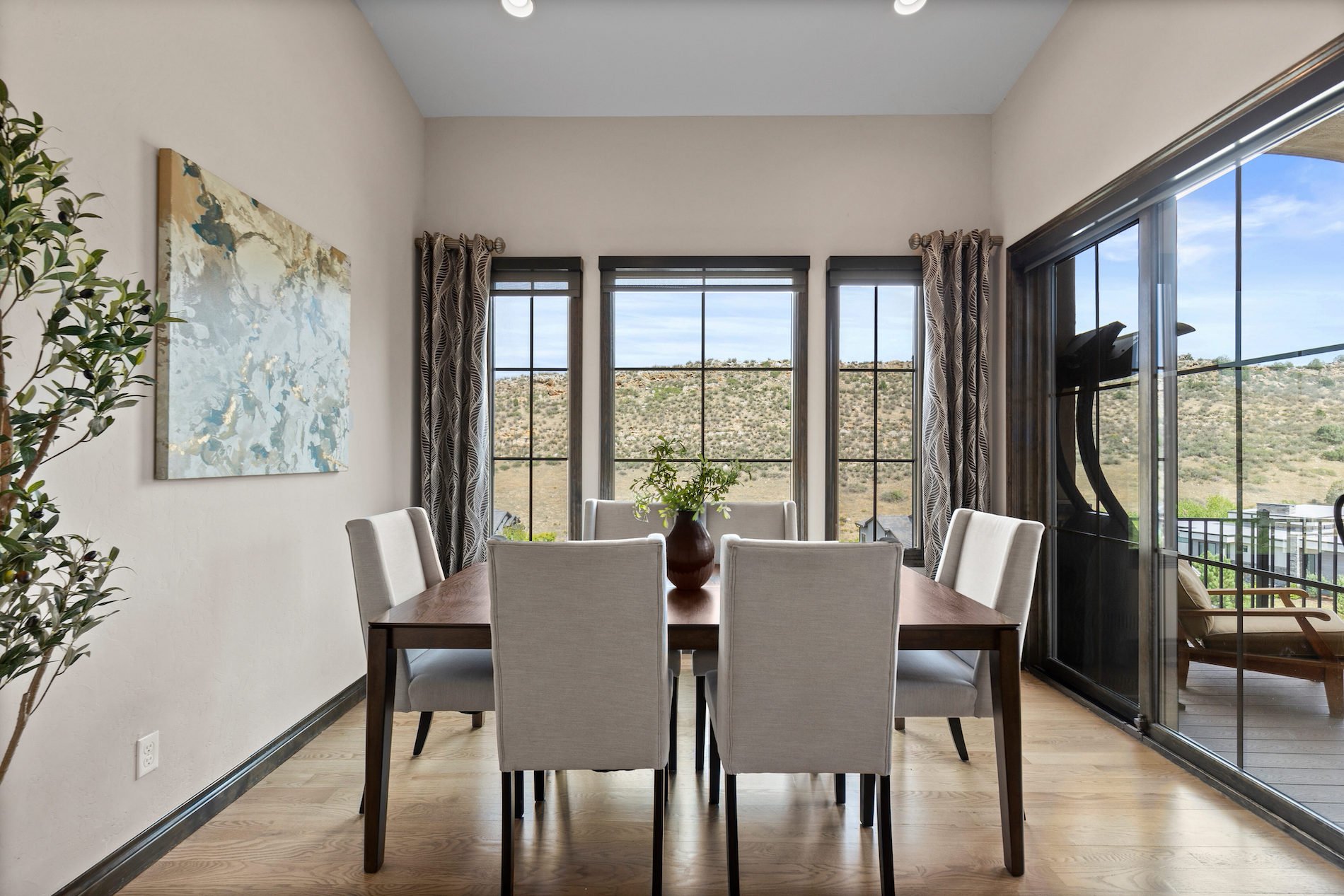 8122 Raphael Lane