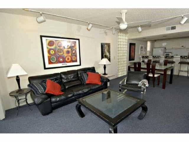 2882/2884 Bayside Walk