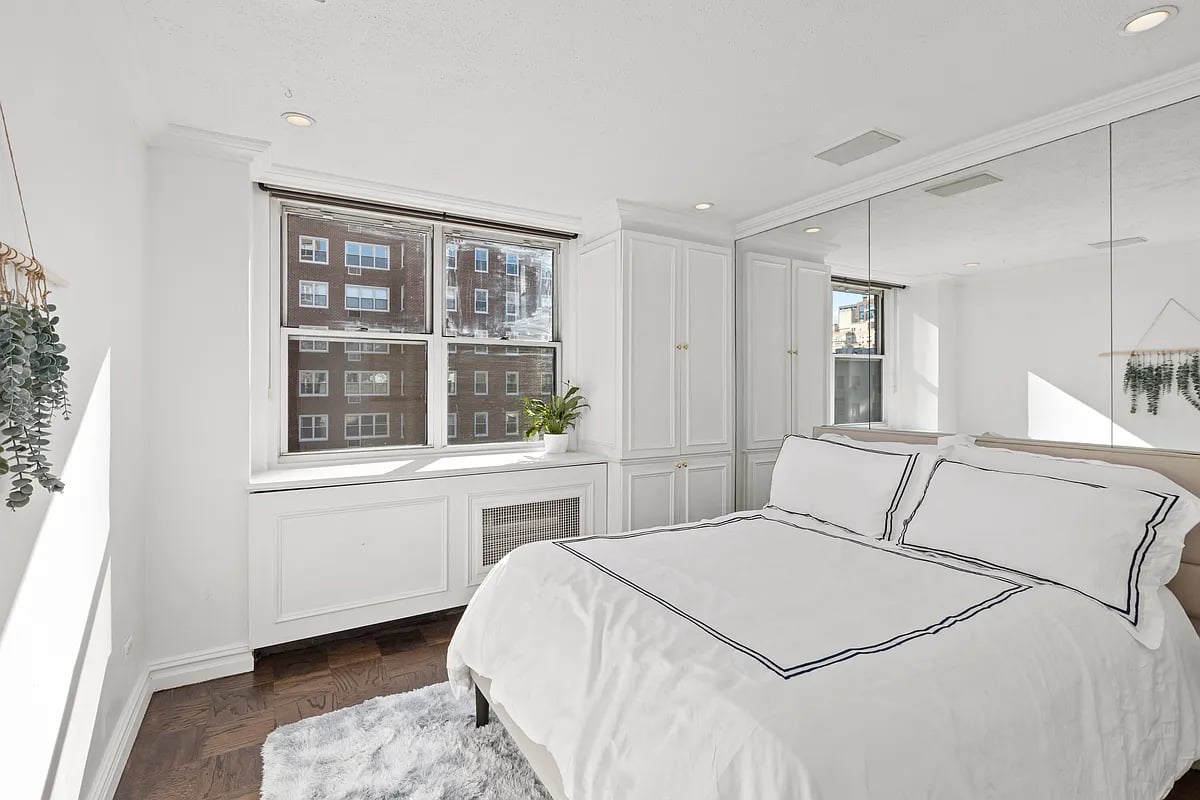32 Gramercy Park S #8B