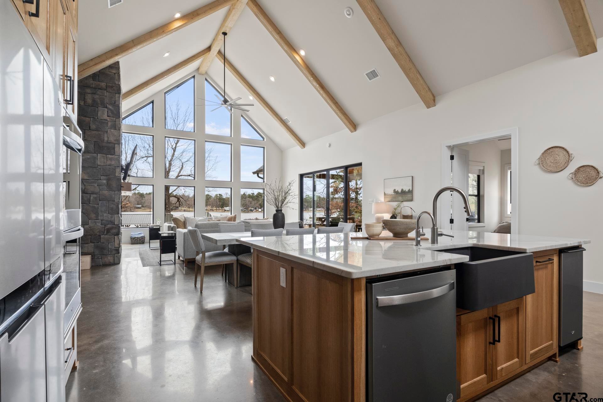 208 County Road 2129