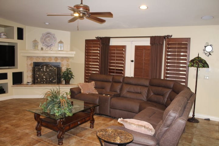 2562 Beverly Glen Dr. 